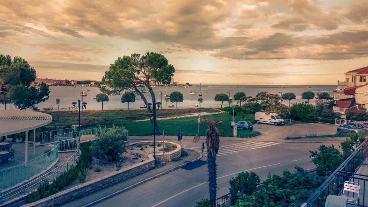 Villa Umag Seafront Eksteriør bilde